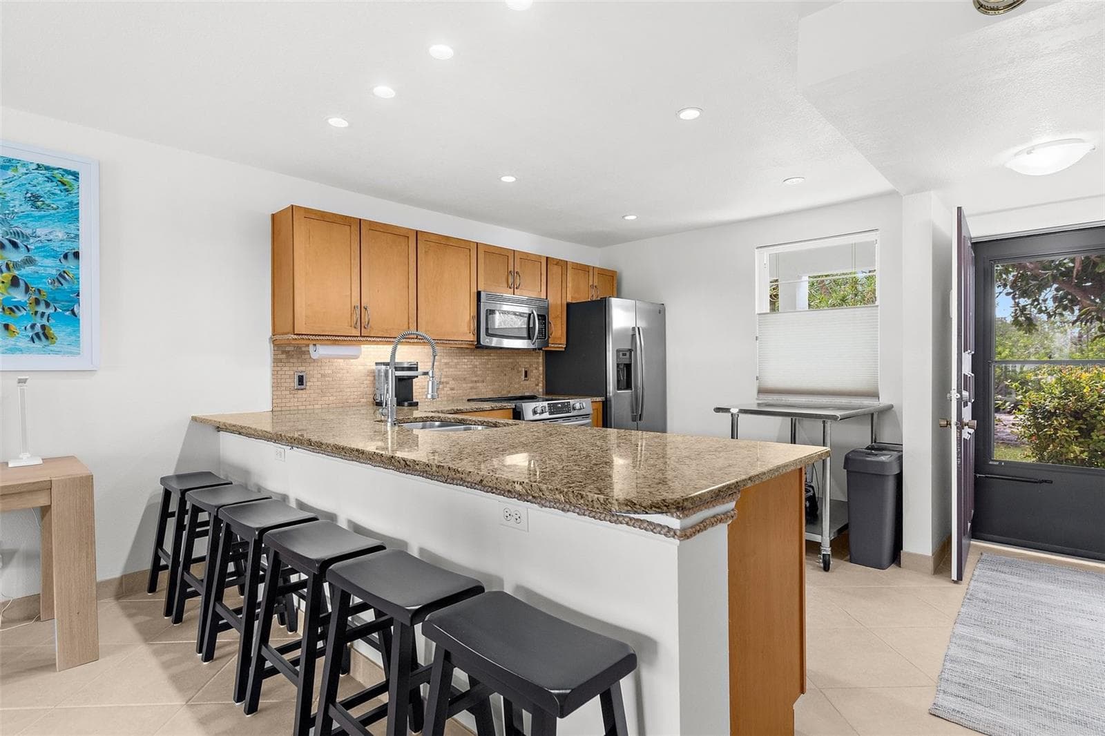 Great space for entertaining friends and family - 600 SUTTON PL #101B, LONGBOAT KEY