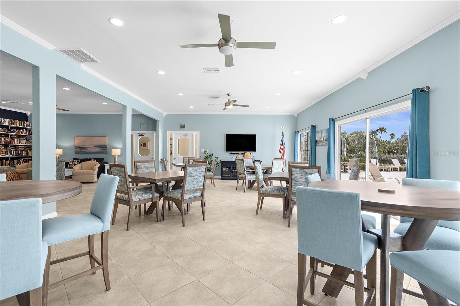 Community Club House. Enjoy friends and many community events - 600 SUTTON PL #101B, LONGBOAT KEY
