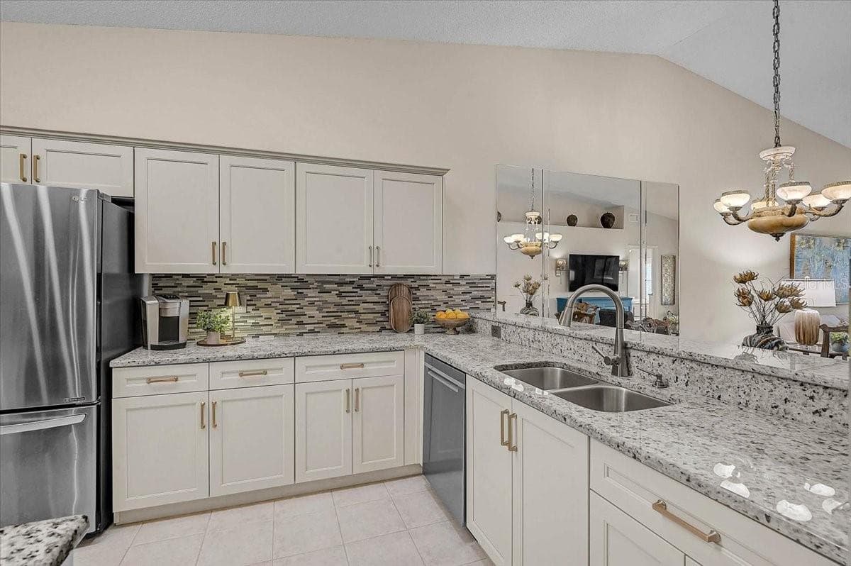 Kitchen - 4238 CADDIE DR E, BRADENTON