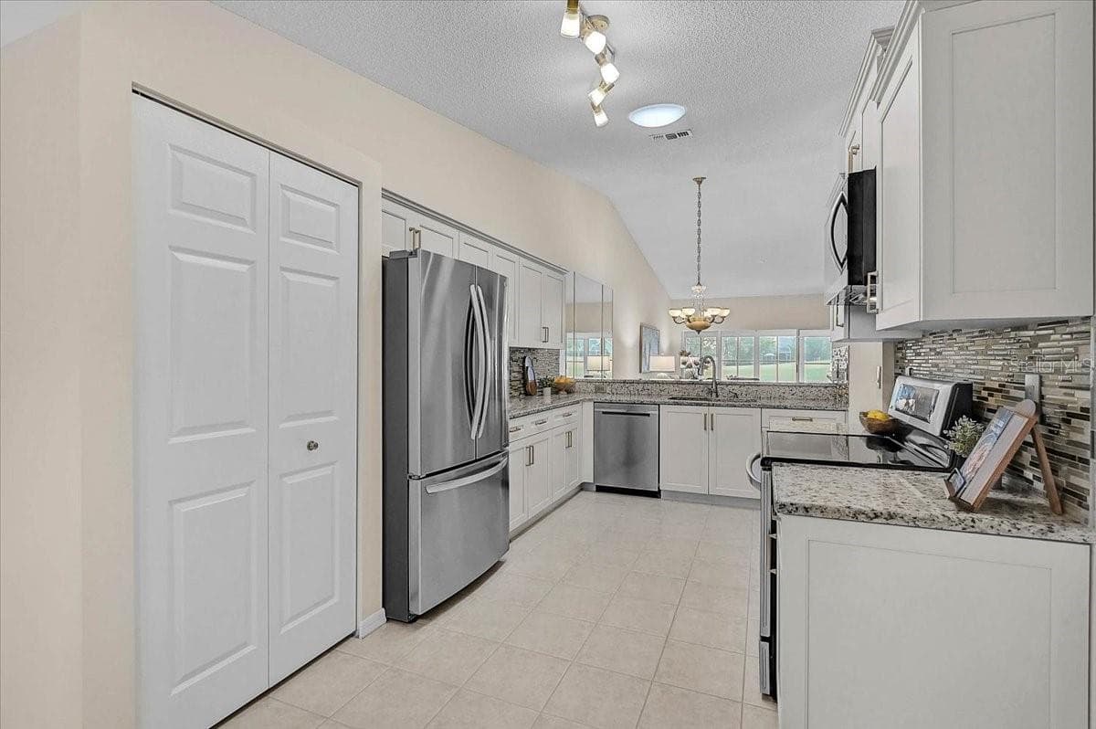 Villa at 4238 CADDIE DR E, BRADENTON, photo 8 of 45