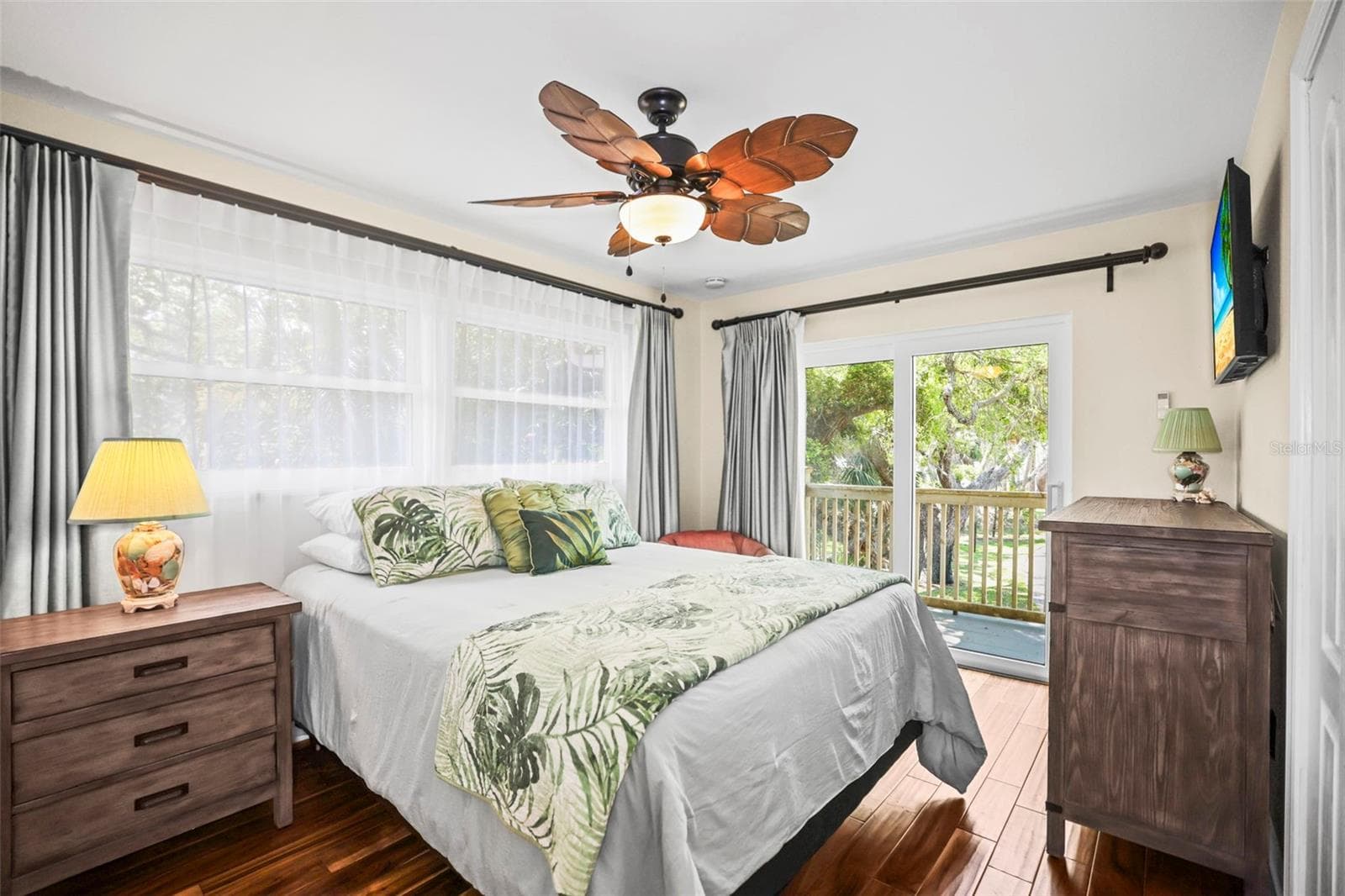 Single Family Residence at 1600 PARK ST N, ST PETERSBURG, photo 24 of 44
