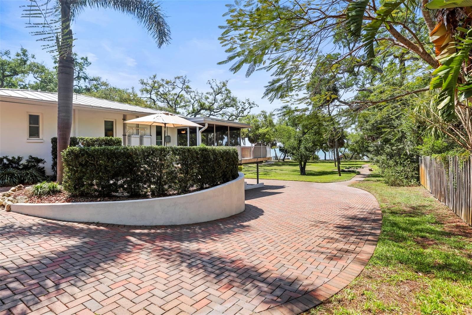 Single Family Residence at 1600 PARK ST N, ST PETERSBURG, photo 42 of 44