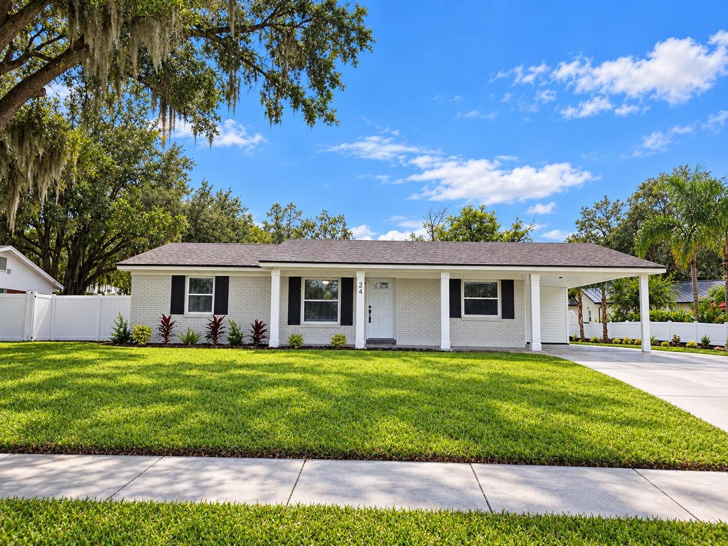 Single Family Residence at 24 W GARDEN AVE, WINTER GARDEN, photo 2 of 13