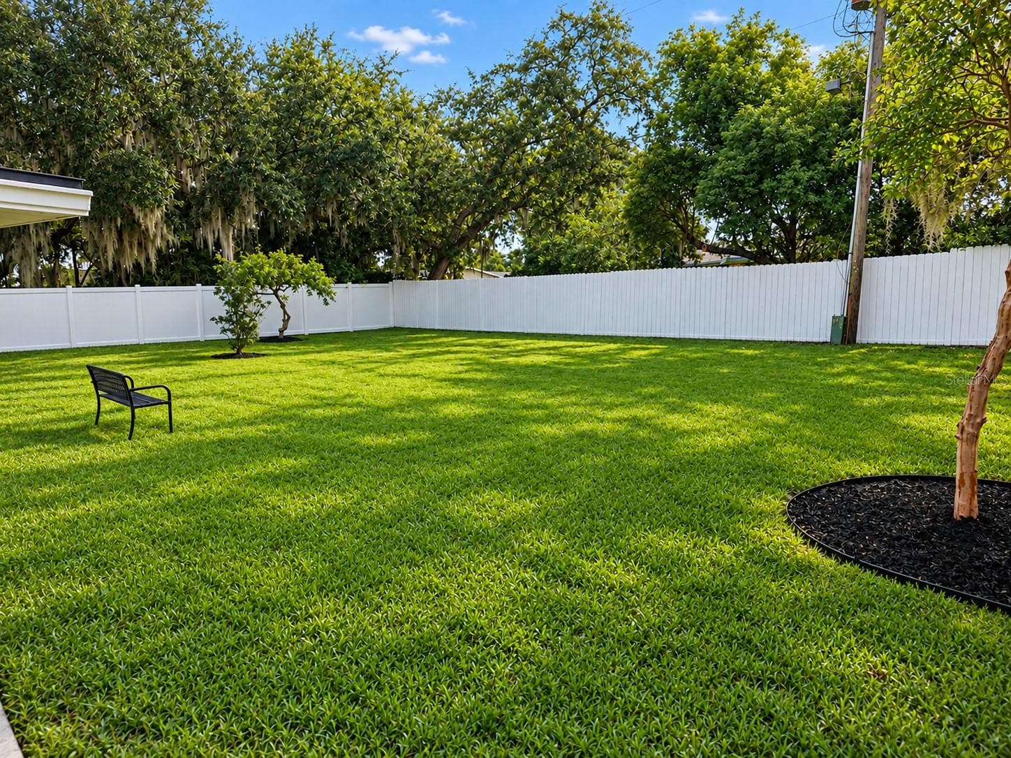 Huge yard - 24 W GARDEN AVE, WINTER GARDEN