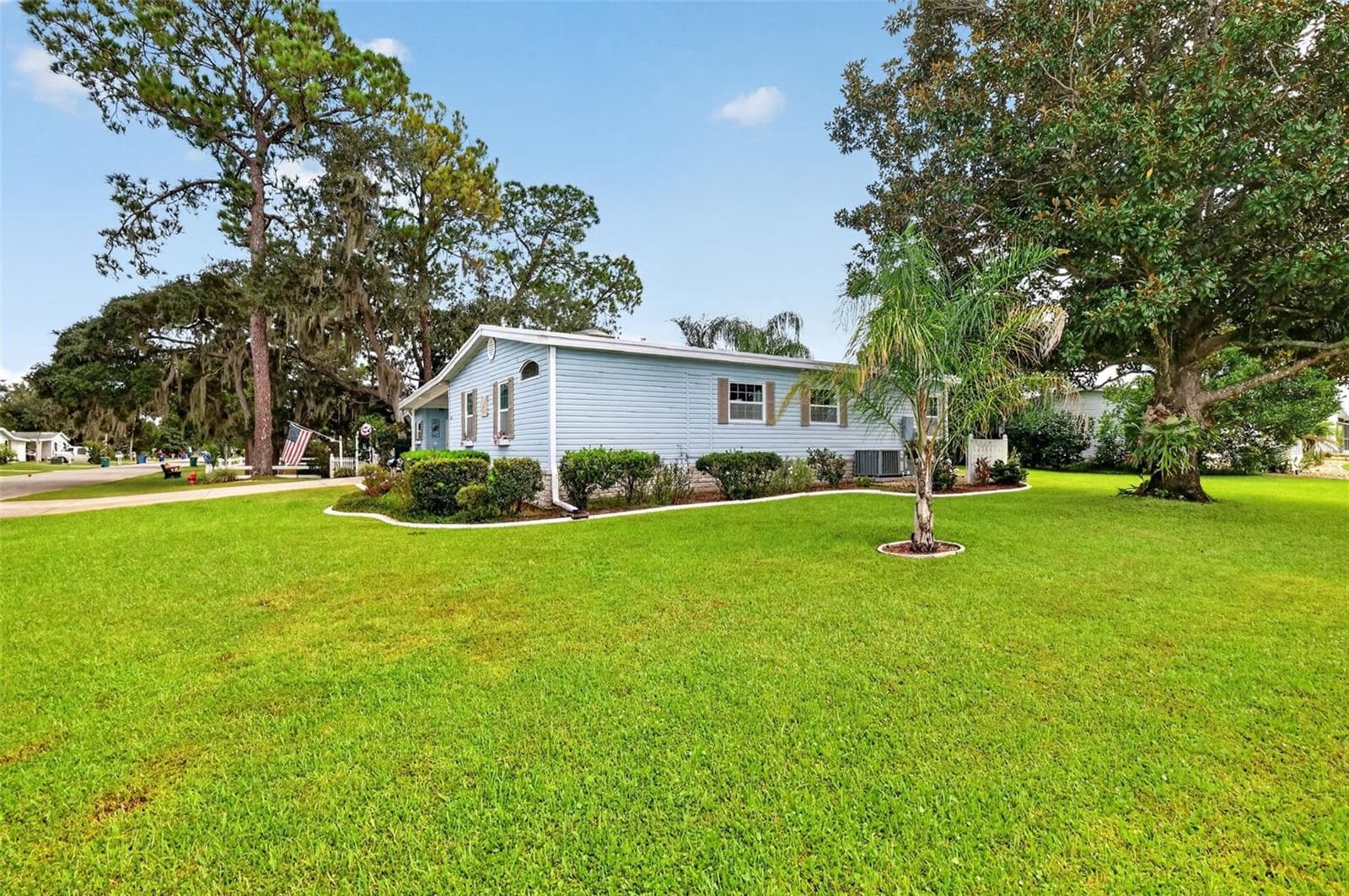 Manufactured Home at 3403 WEKIVA RD, TAVARES, photo 2 of 52