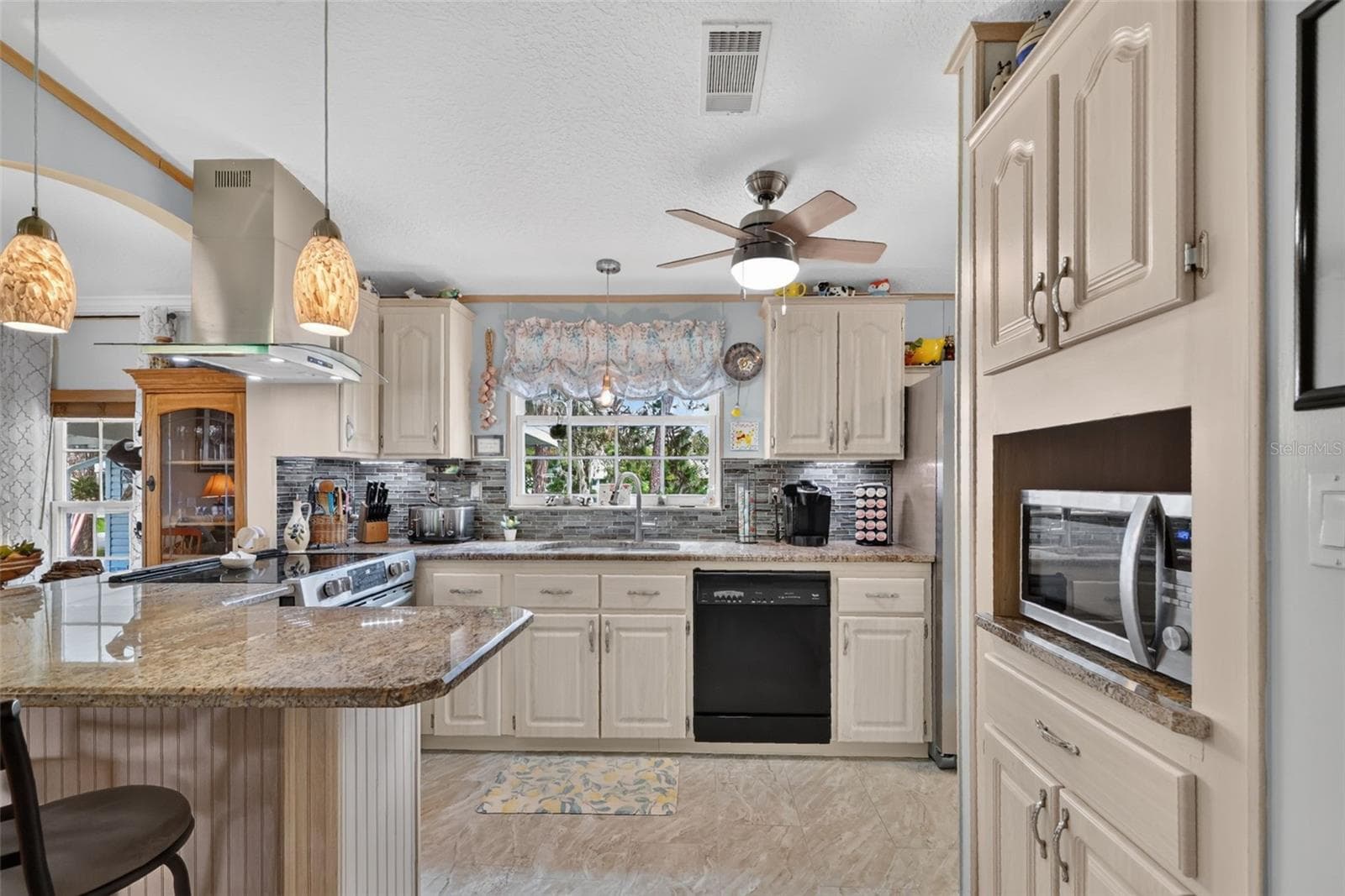 Manufactured Home at 3403 WEKIVA RD, TAVARES, photo 13 of 52