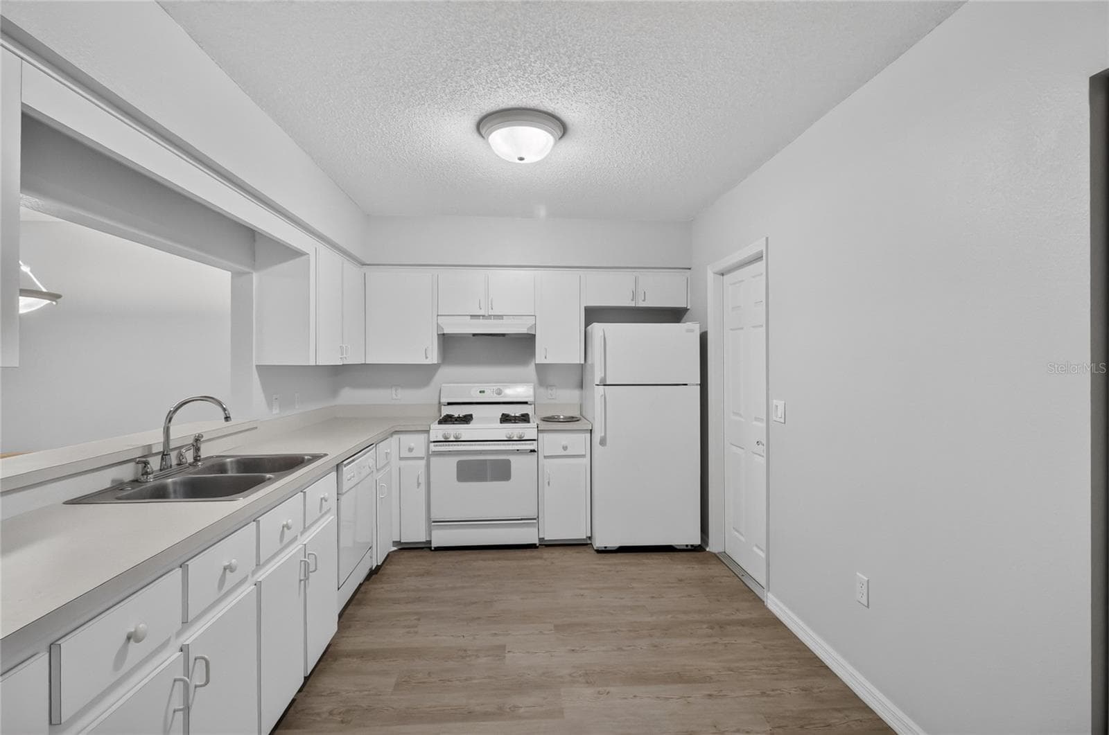Townhouse at 2352 ISLE ROYALE CT SE, WINTER HAVEN, photo 9 of 48