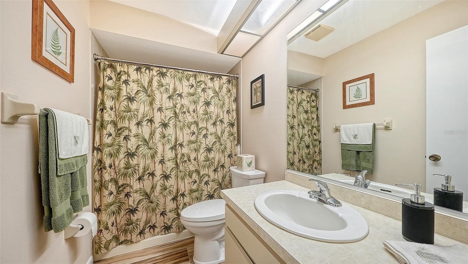 Second bath. - 4207 BOWLING GREEN CIR, SARASOTA