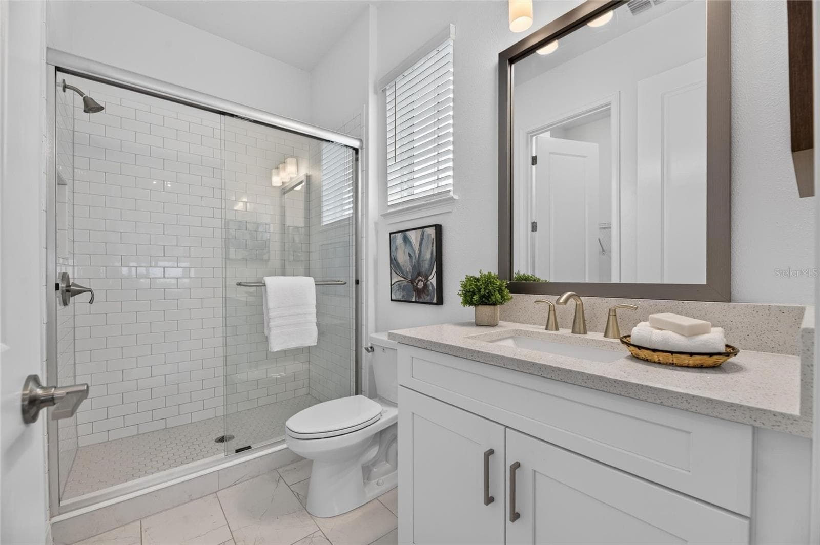 Second Full Bathroom with Walk in Closet - 1074 SEAGRAPE DR, RUSKIN