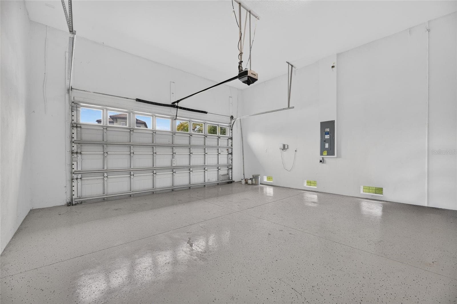 Garage - 1074 SEAGRAPE DR, RUSKIN