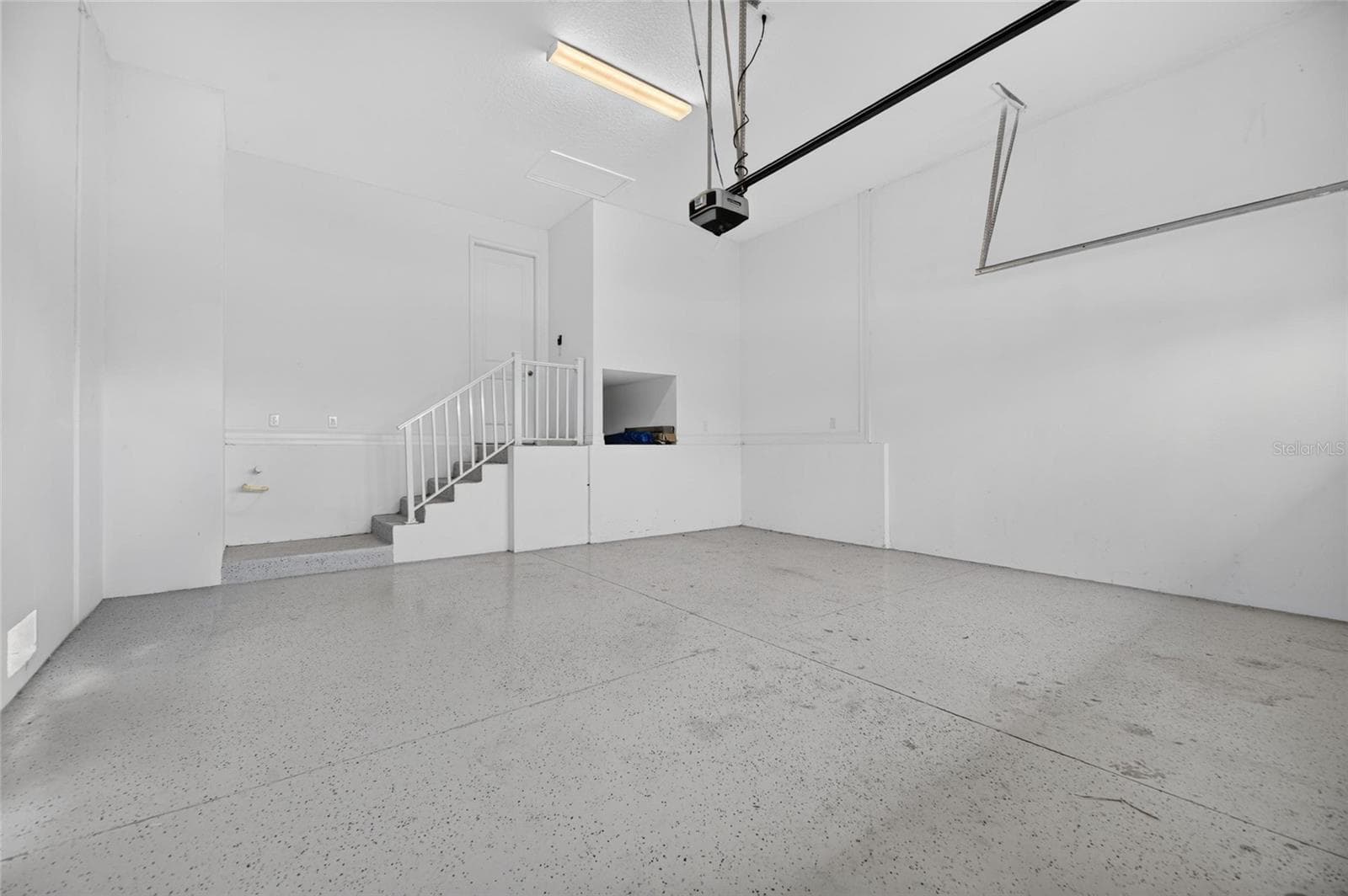 Garage - 1074 SEAGRAPE DR, RUSKIN
