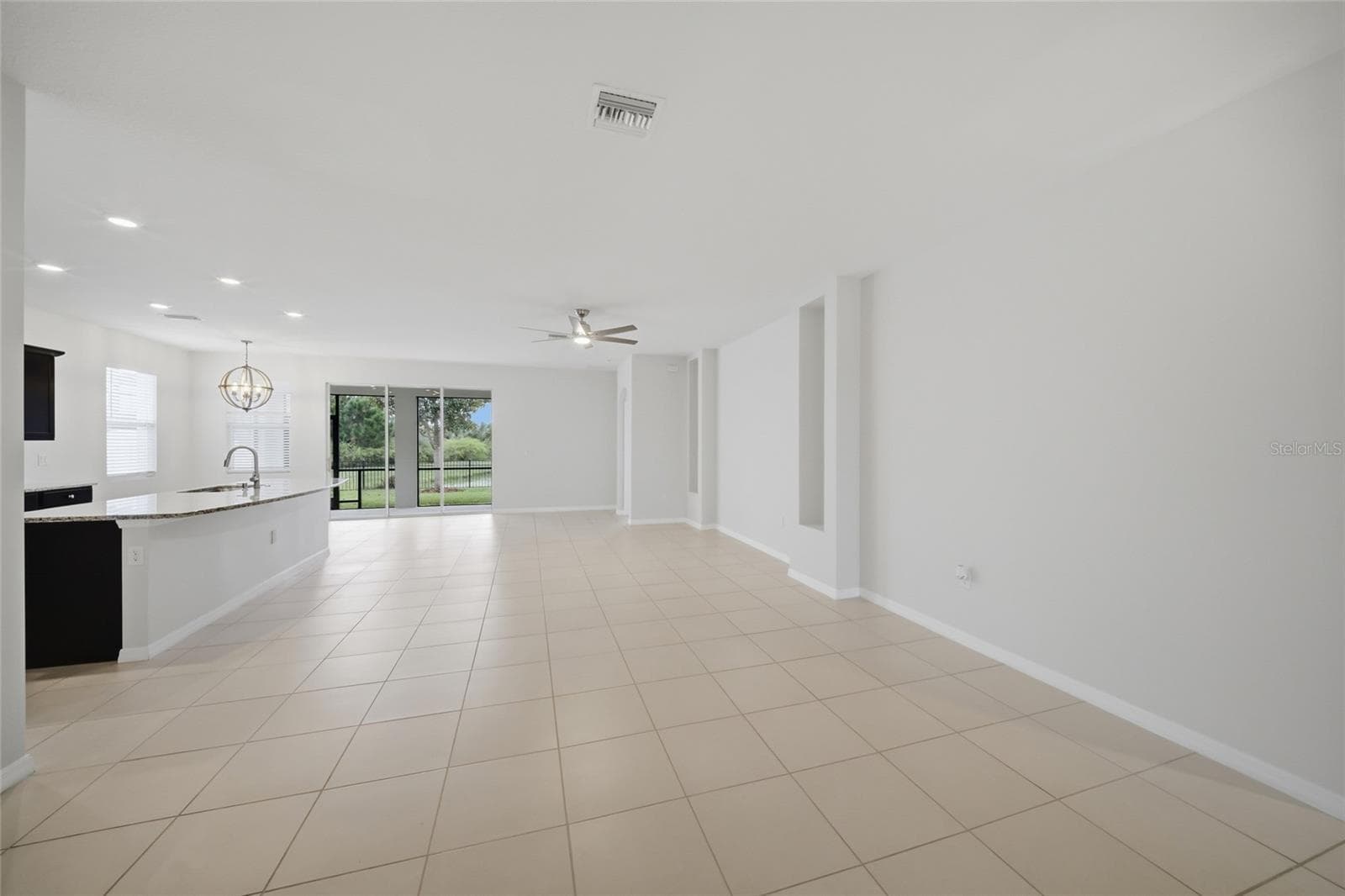 Single Family Residence at 3940 MOSSY LIMB CT, PALMETTO, photo 5 of 42