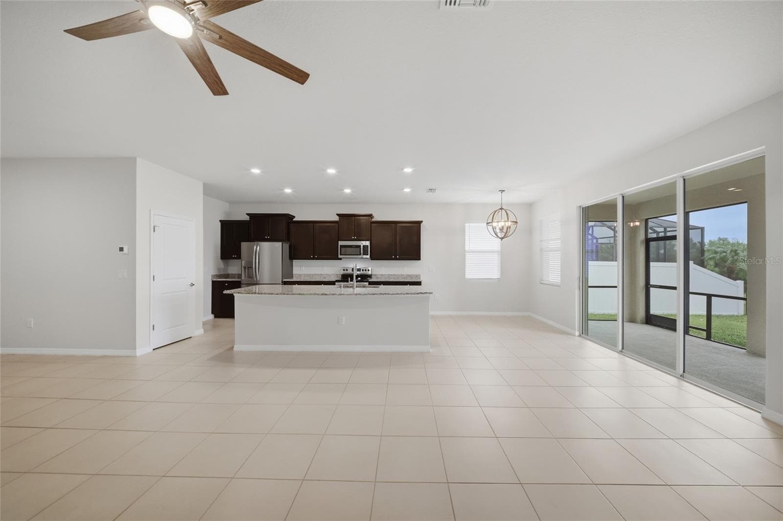 Single Family Residence at 3940 MOSSY LIMB CT, PALMETTO, photo 7 of 42
