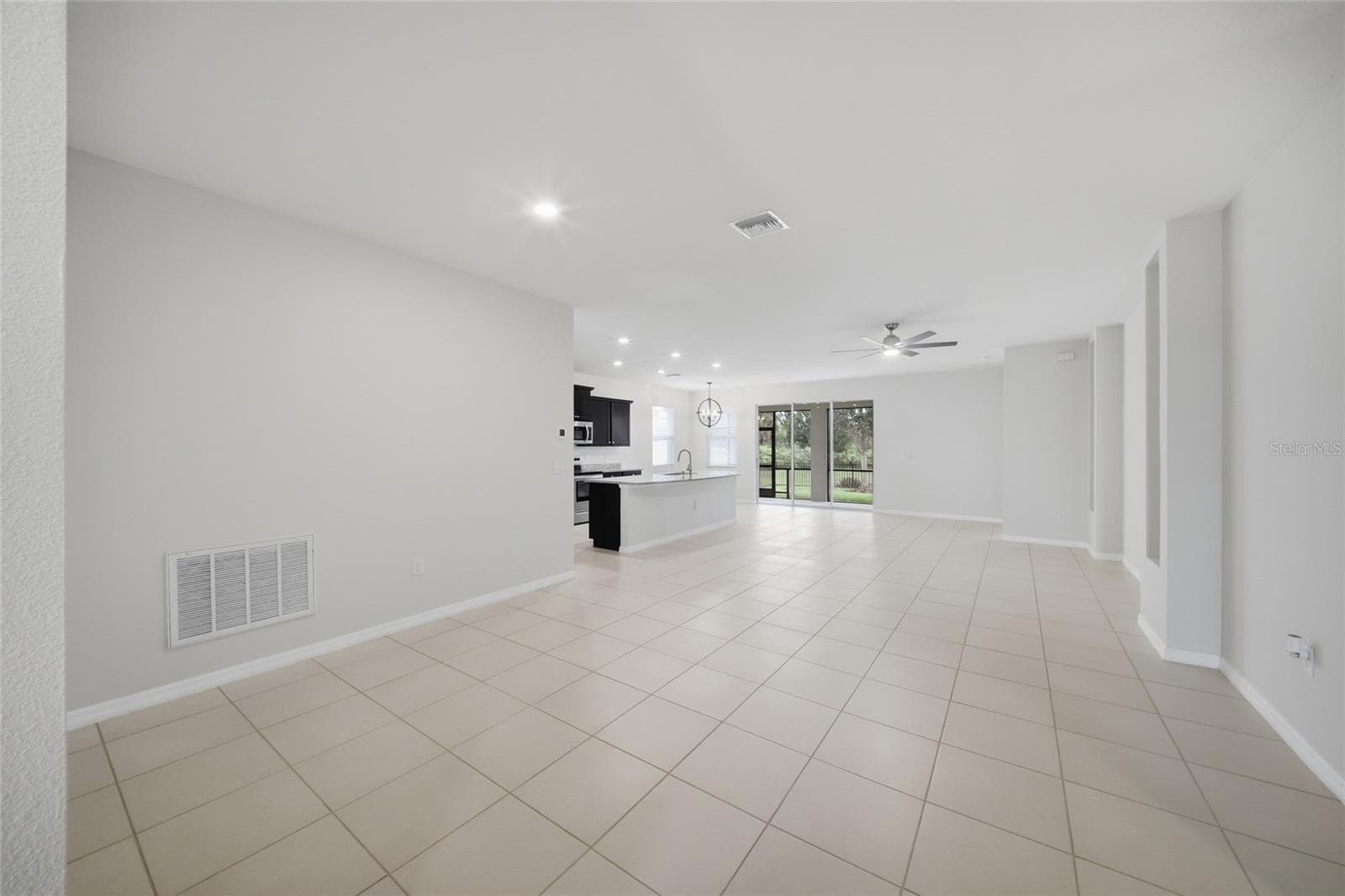 Single Family Residence at 3940 MOSSY LIMB CT, PALMETTO, photo 12 of 42