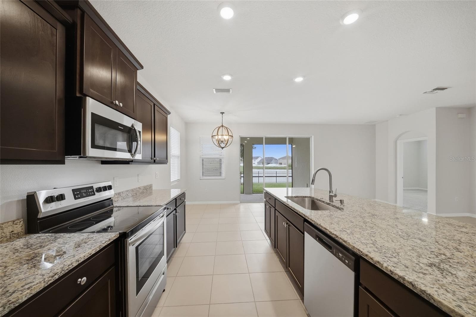 Single Family Residence at 3940 MOSSY LIMB CT, PALMETTO, photo 14 of 42