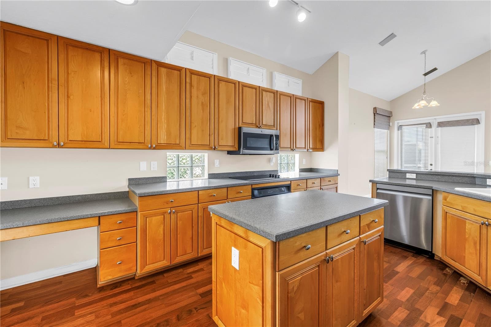 Single Family Residence at 9724 SAGO POINT DR, SEMINOLE, photo 12 of 53