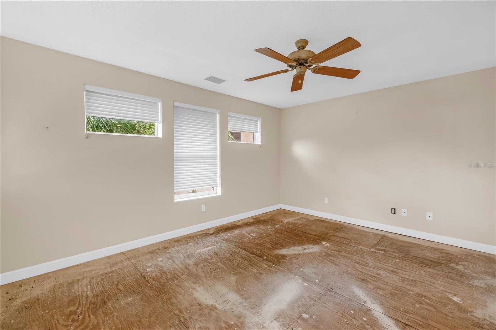 Single Family Residence at 9724 SAGO POINT DR, SEMINOLE, photo 30 of 53