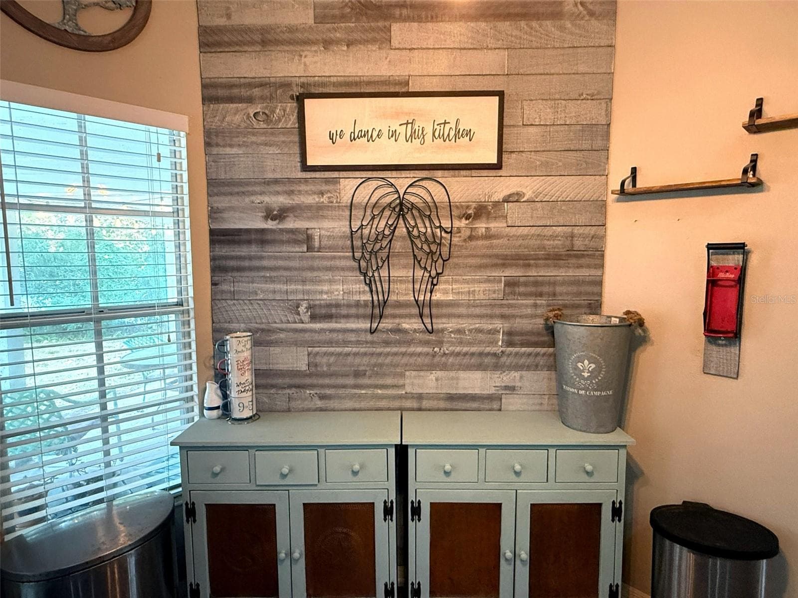 Kitchen nook - 1318 ASHBY CIR, APOPKA