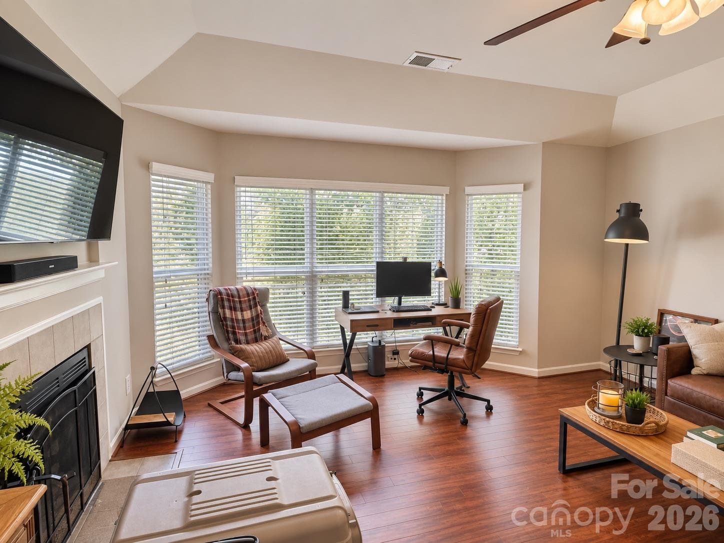 Condominium at 513 N Graham Street, Charlotte, photo 4 of 8