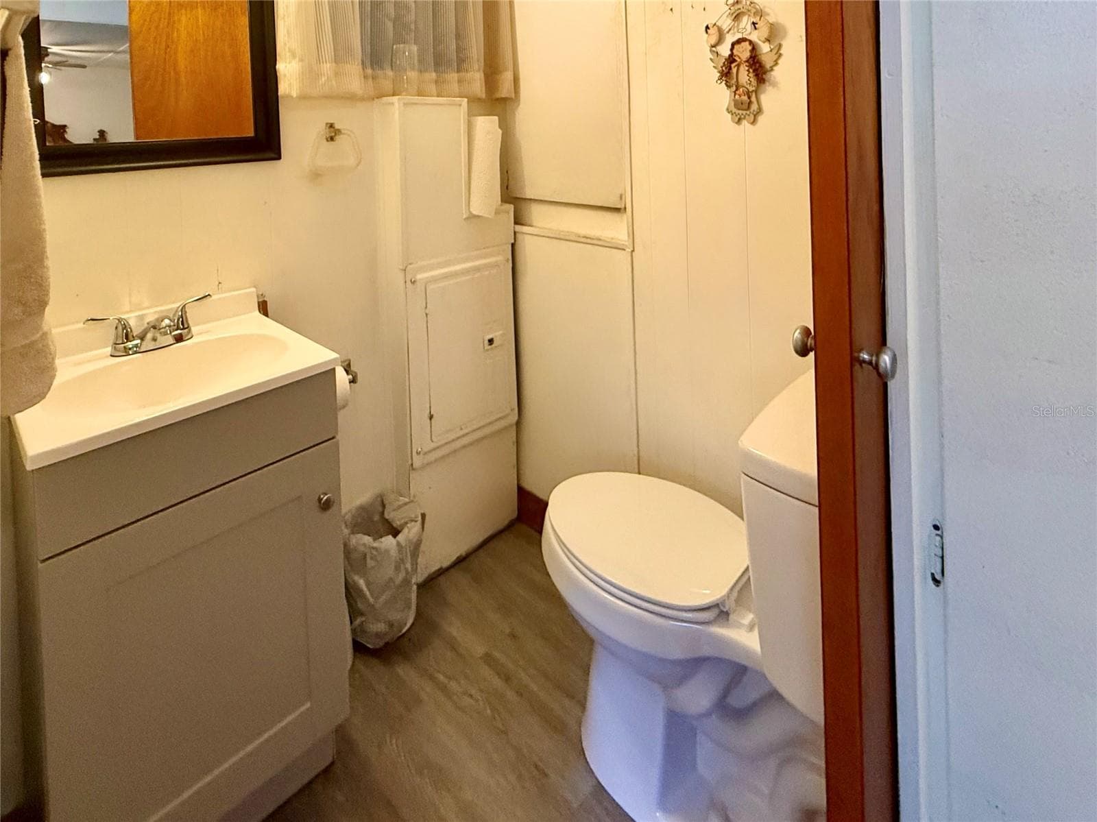 Primary Bath - 6035 RIDGEWOOD DR, ZEPHYRHILLS
