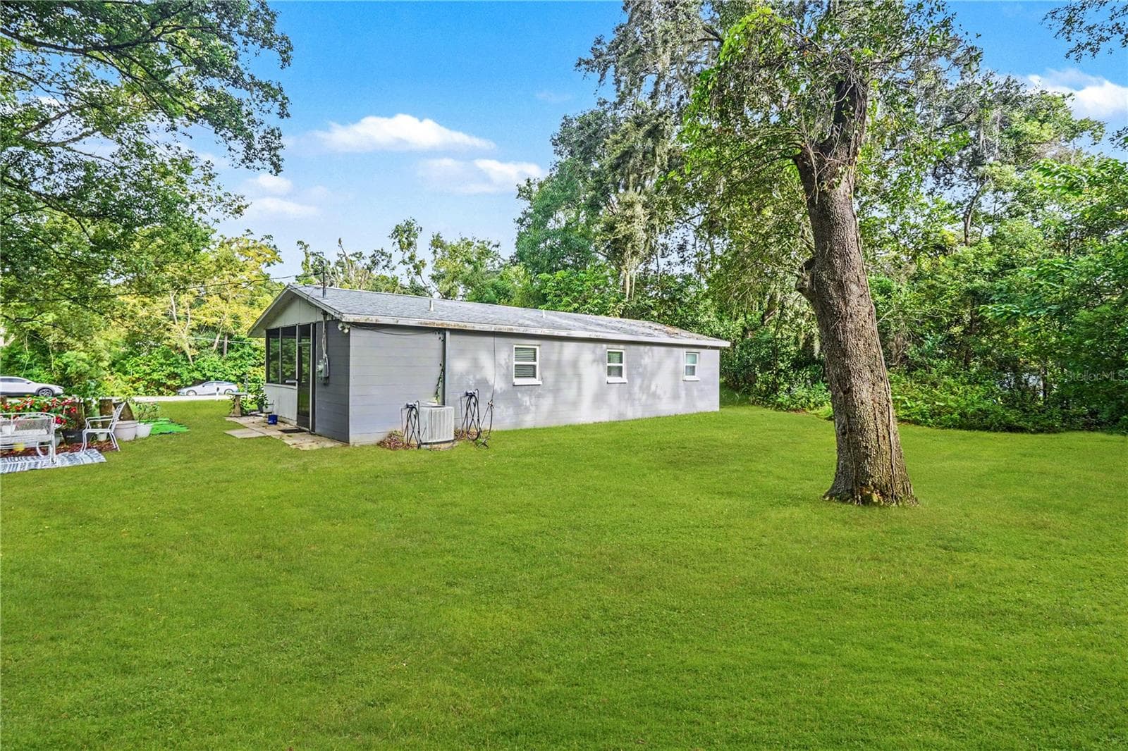 Single Family Residence at 1014 ROOSEVELT AVE, BROOKSVILLE, photo 11 of 32