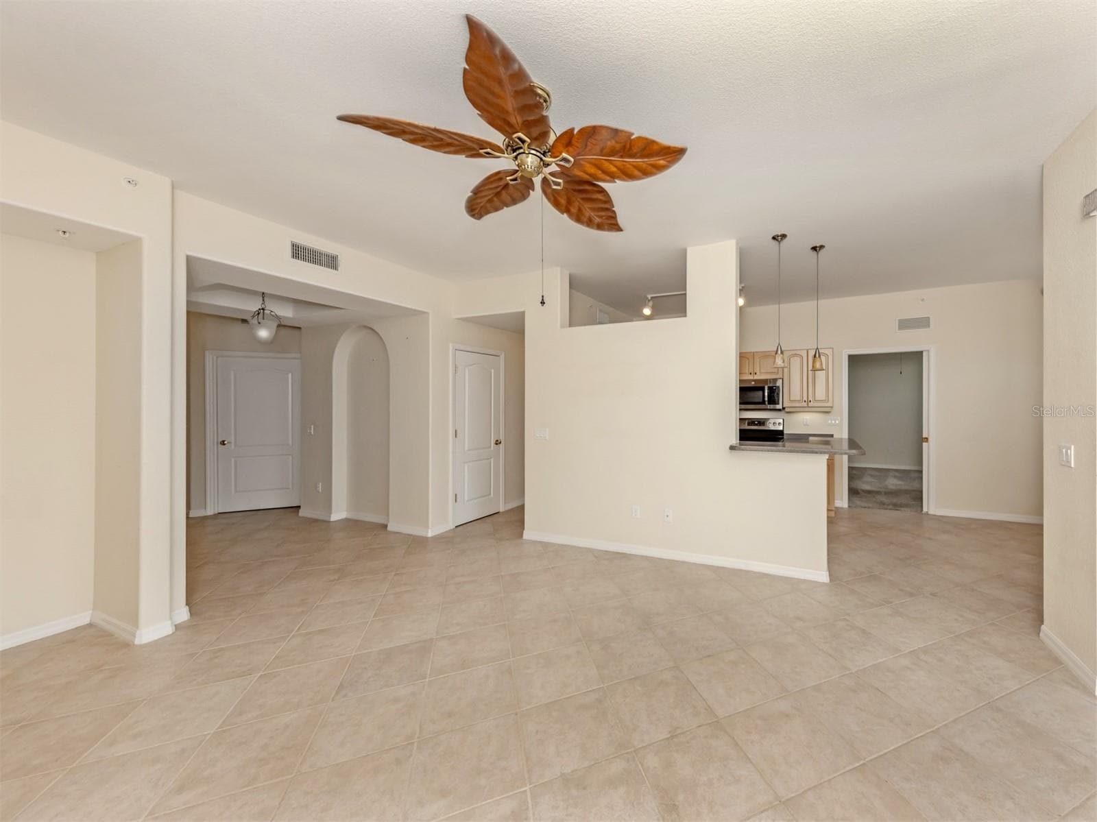 Condominium at 940 COOPER ST #202, VENICE, photo 9 of 57