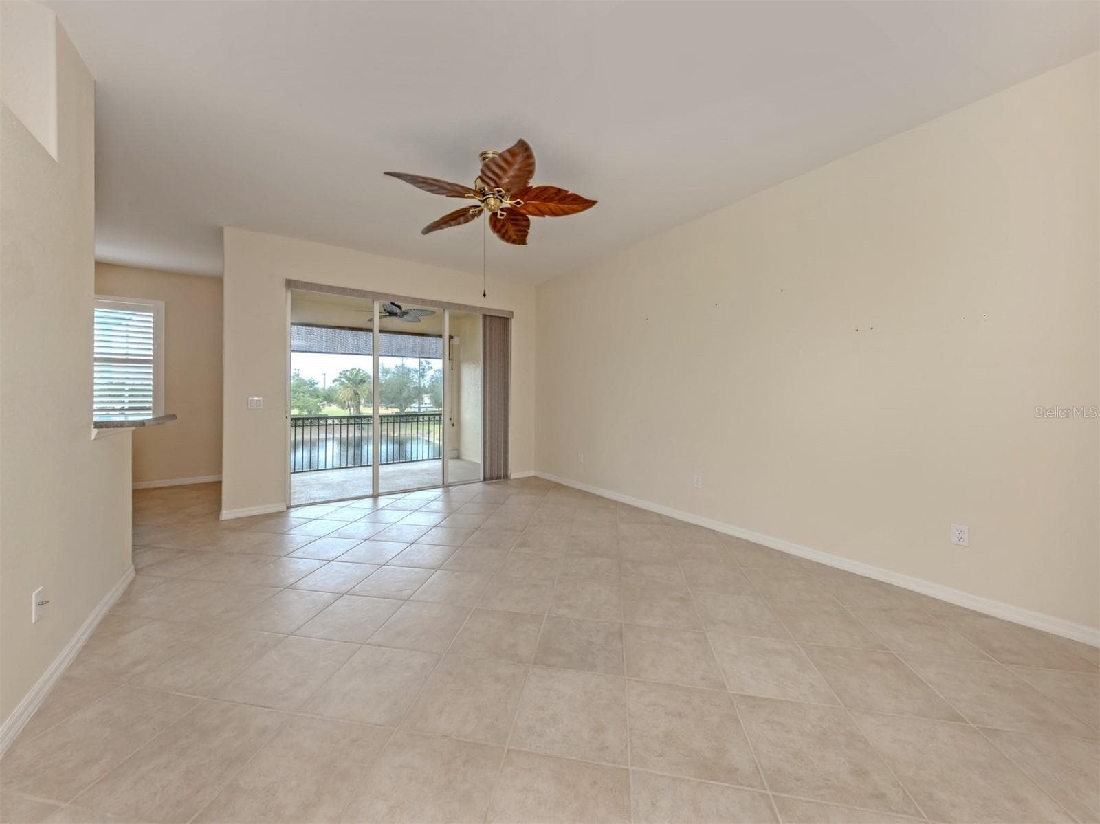 Condominium at 940 COOPER ST #202, VENICE, photo 10 of 57