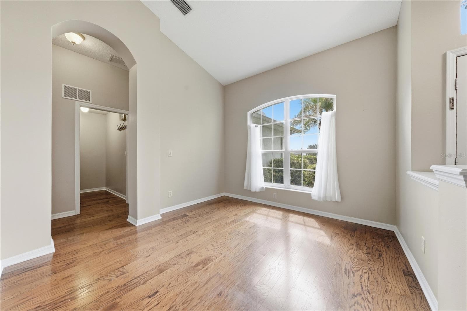 Single Family Residence at 5127 AURORA DR, LEESBURG, photo 11 of 54