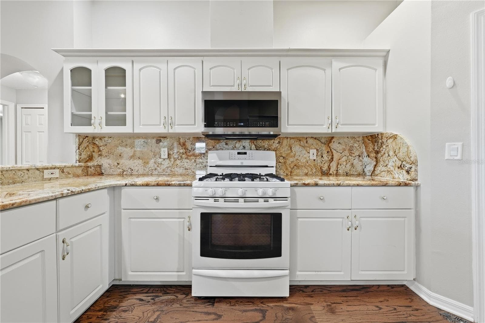 Single Family Residence at 5127 AURORA DR, LEESBURG, photo 14 of 54