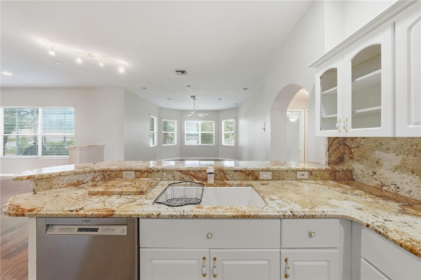 Single Family Residence at 5127 AURORA DR, LEESBURG, photo 15 of 54