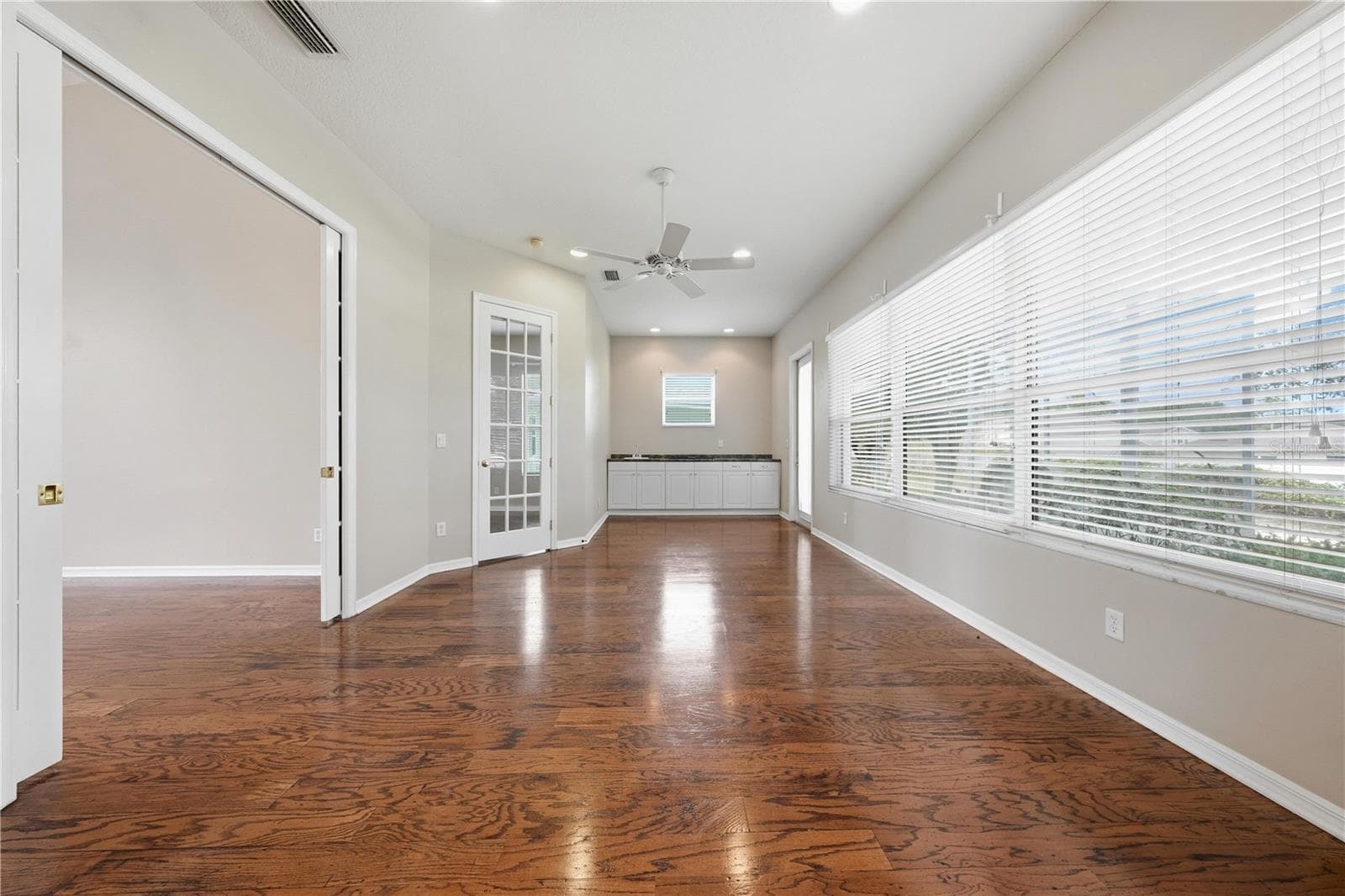 Single Family Residence at 5127 AURORA DR, LEESBURG, photo 19 of 54