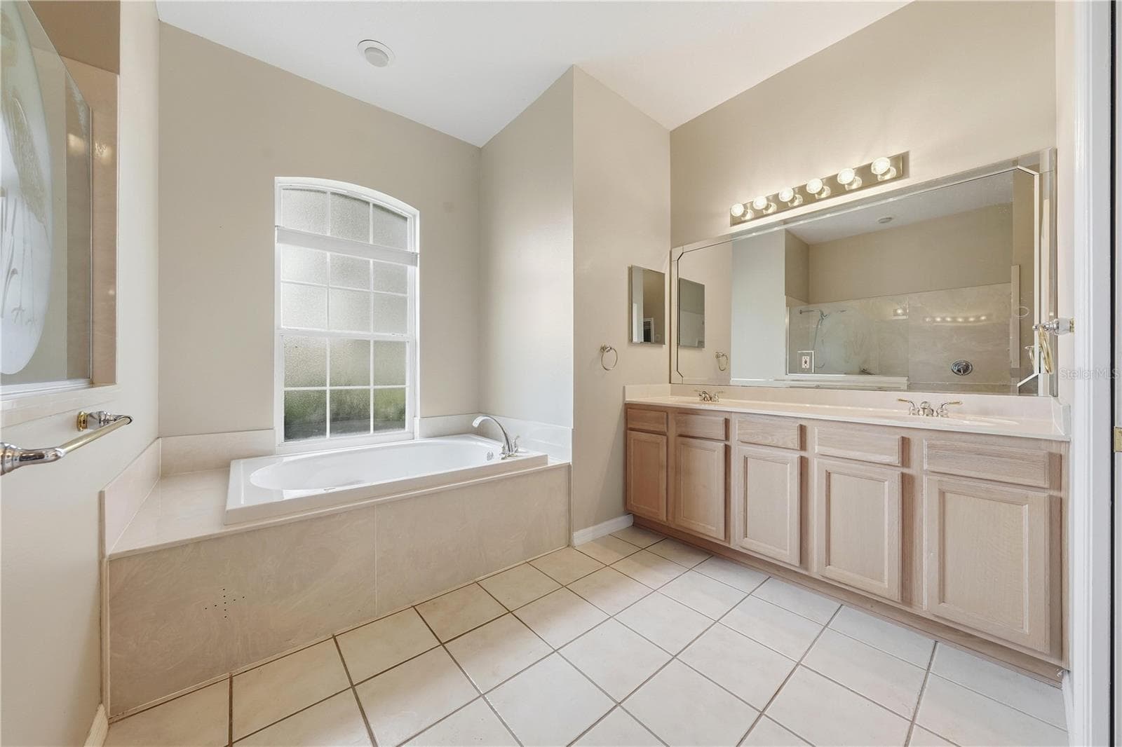 Single Family Residence at 5127 AURORA DR, LEESBURG, photo 25 of 54