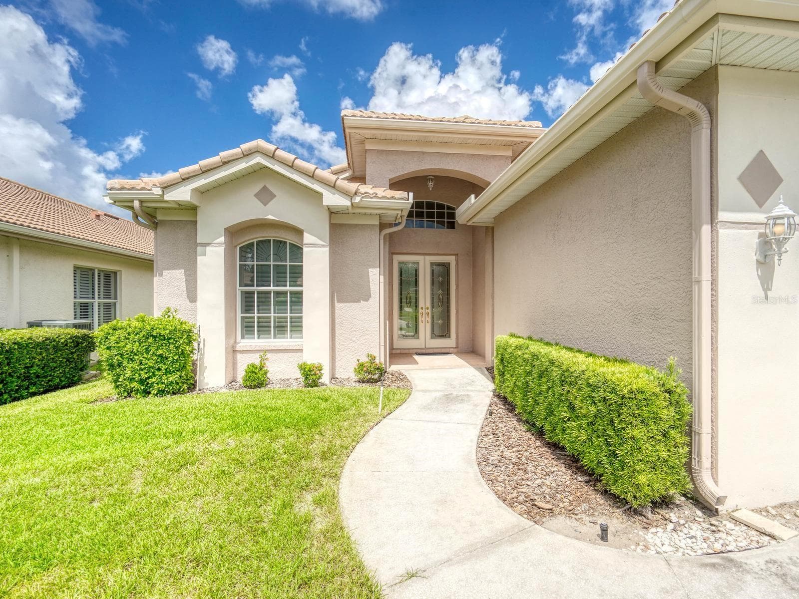 Single Family Residence at 3944 SILK OAK LN, PALM HARBOR, photo 2 of 57
