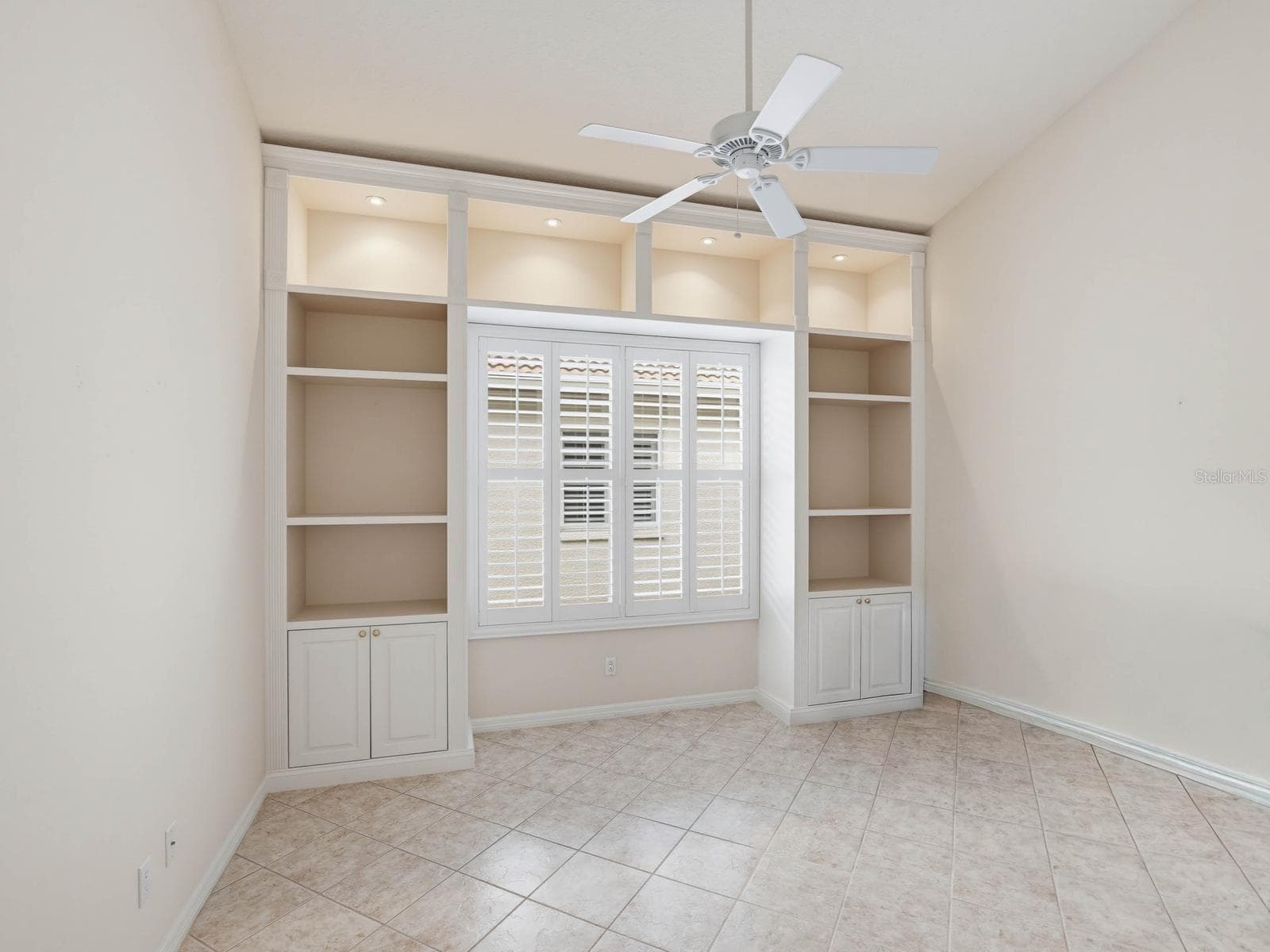 Single Family Residence at 3944 SILK OAK LN, PALM HARBOR, photo 16 of 57