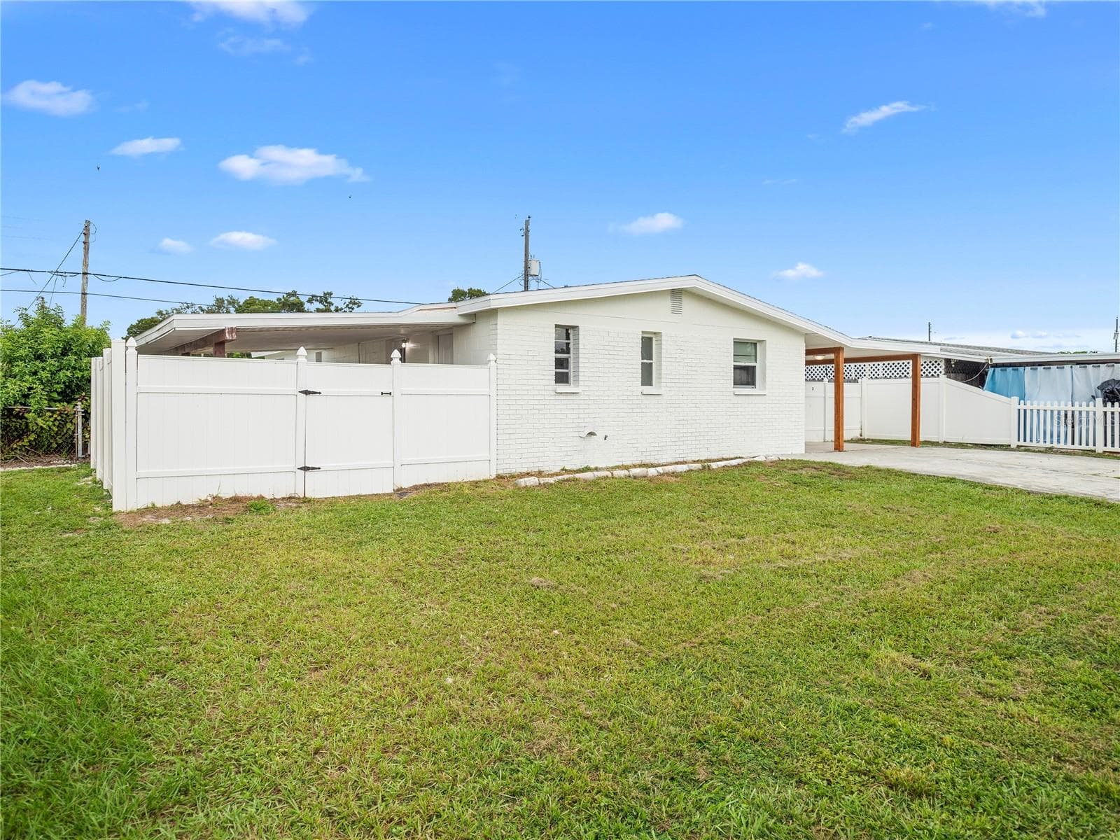 Single Family Residence at 4535 W MINNEHAHA ST, TAMPA, photo 2 of 30