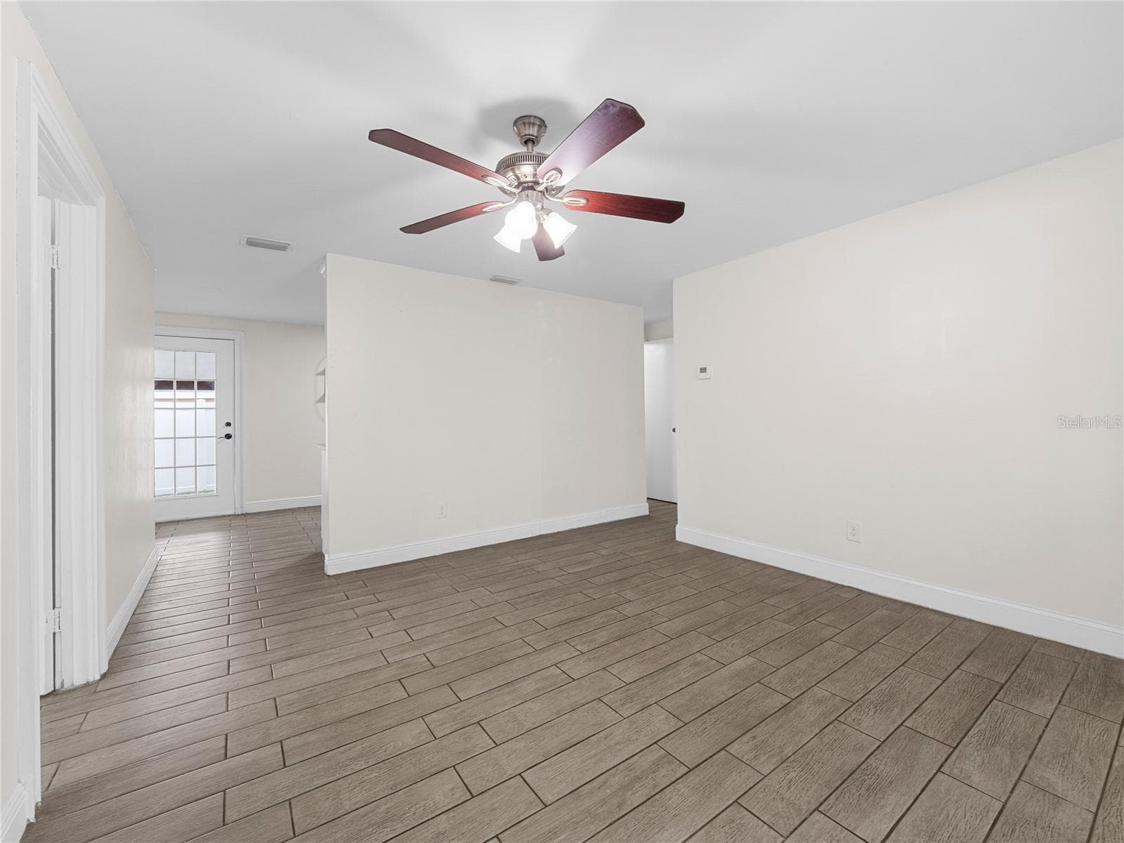 Single Family Residence at 4535 W MINNEHAHA ST, TAMPA, photo 7 of 30