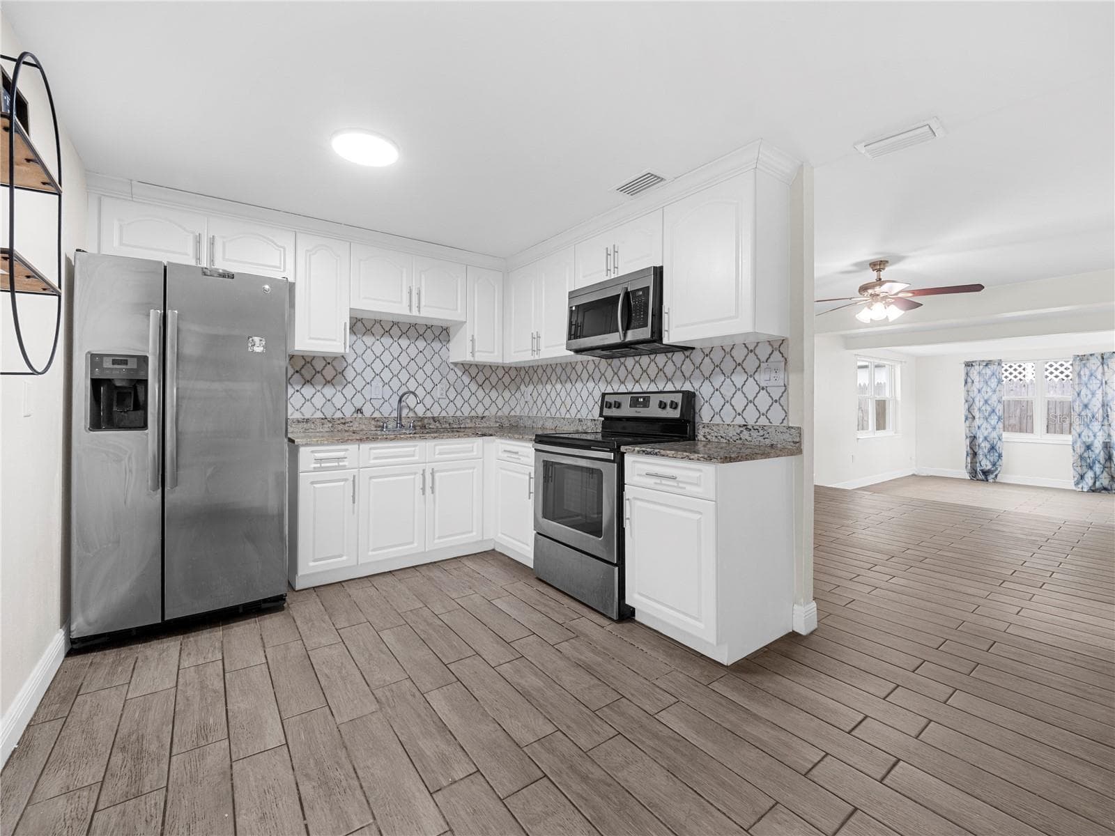 Single Family Residence at 4535 W MINNEHAHA ST, TAMPA, photo 13 of 30