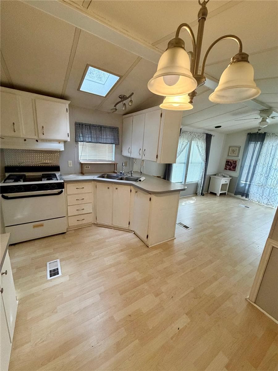 Manufactured Home at 3000 CLARCONA RD #605, APOPKA, photo 8 of 10