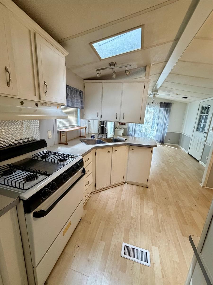Manufactured Home at 3000 CLARCONA RD #605, APOPKA, photo 9 of 10