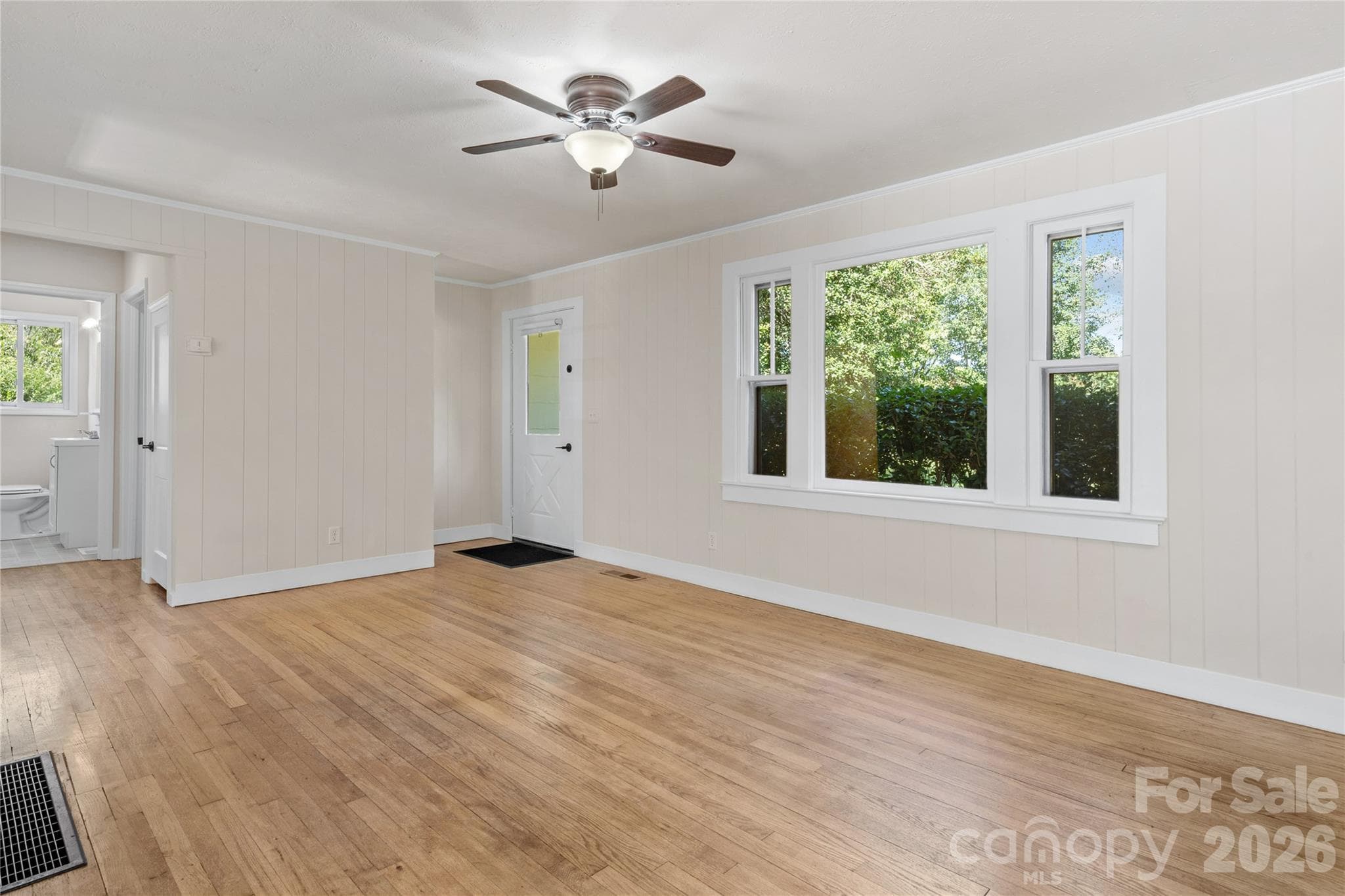 Single Family Residence at 1110 N Ridge Road, Hendersonville, photo 12 of 19