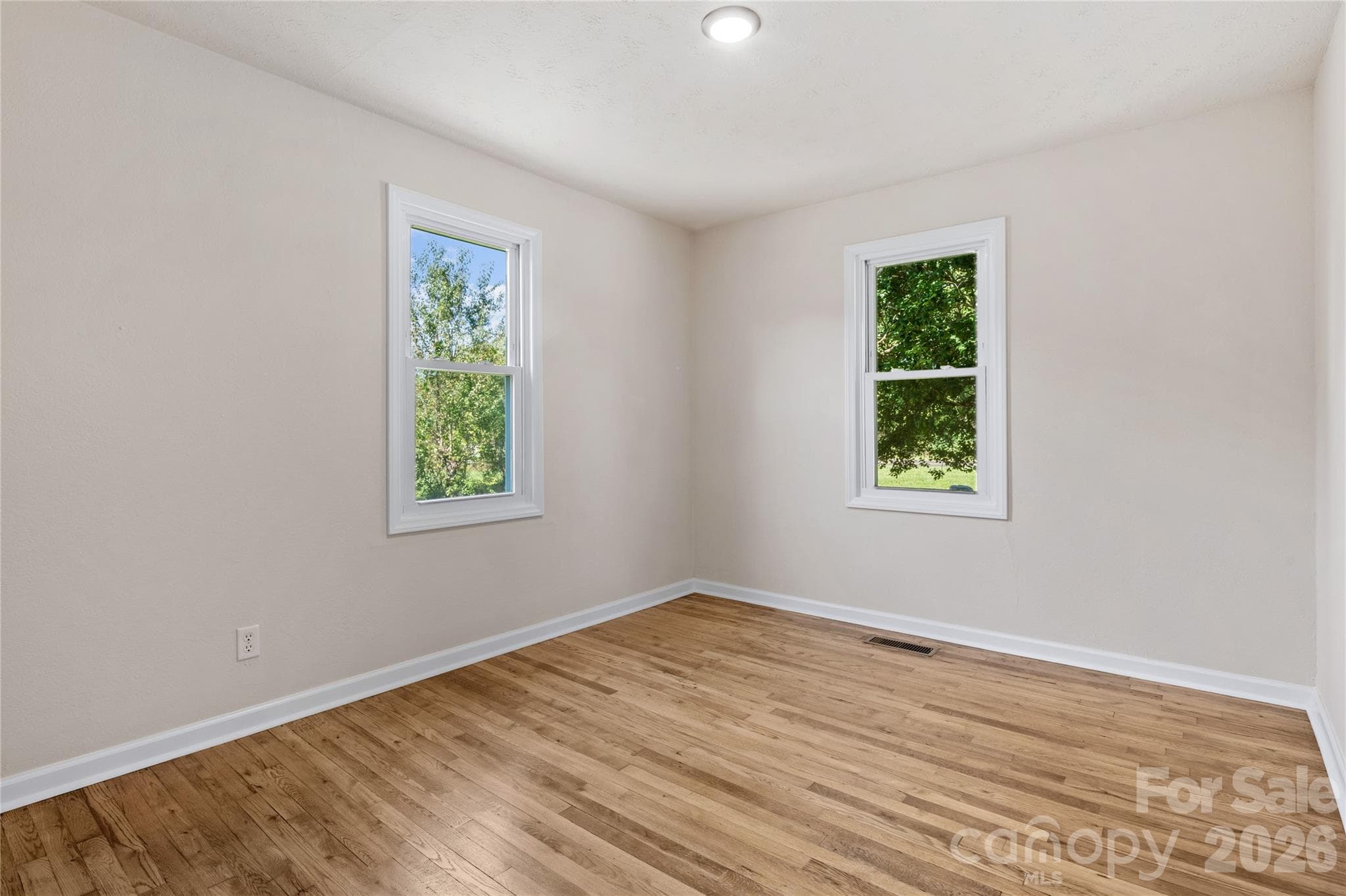 Single Family Residence at 1110 N Ridge Road, Hendersonville, photo 14 of 19