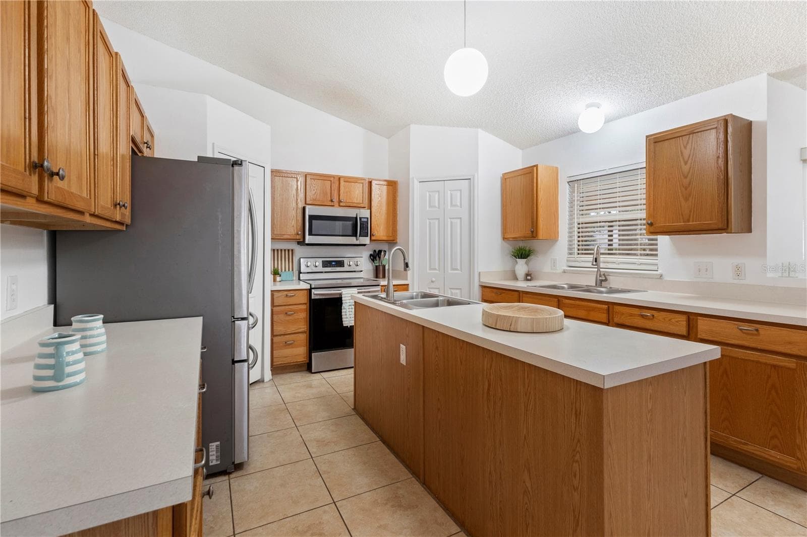 Kitchen - 1056 ROYAL MARQUIS CIR, OCOEE