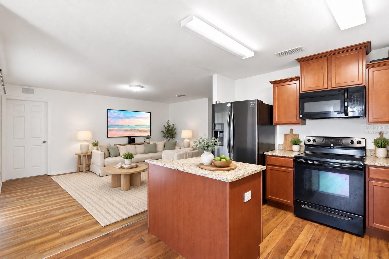“Virtually staged" - 184 ELEUTHERA DR, LAKE ALFRED