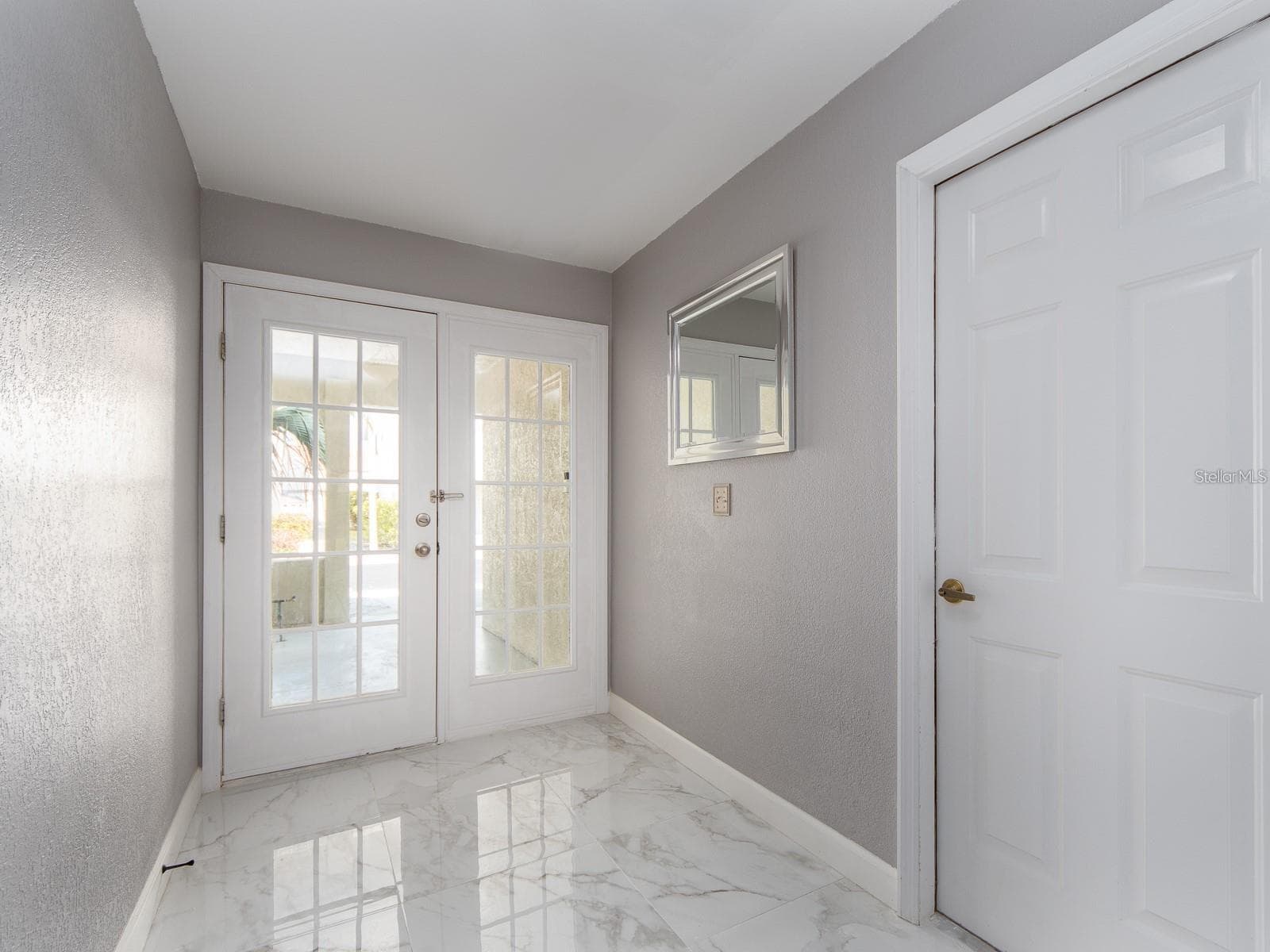 FRONT ENTRY - 2372 HANOVER DR, DUNEDIN