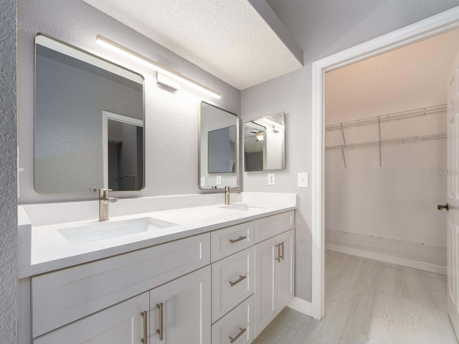 PRIMARY BATH - 2372 HANOVER DR, DUNEDIN