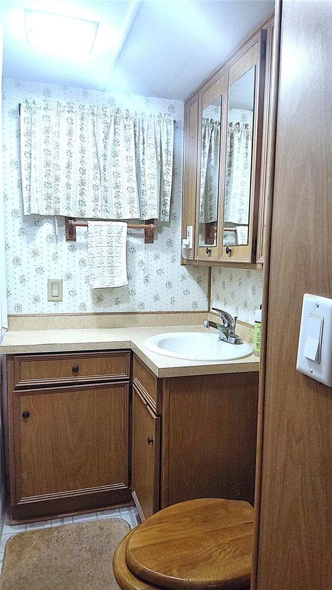 Manufactured Home at 3300 26TH AVE E #42, BRADENTON, photo 9 of 15