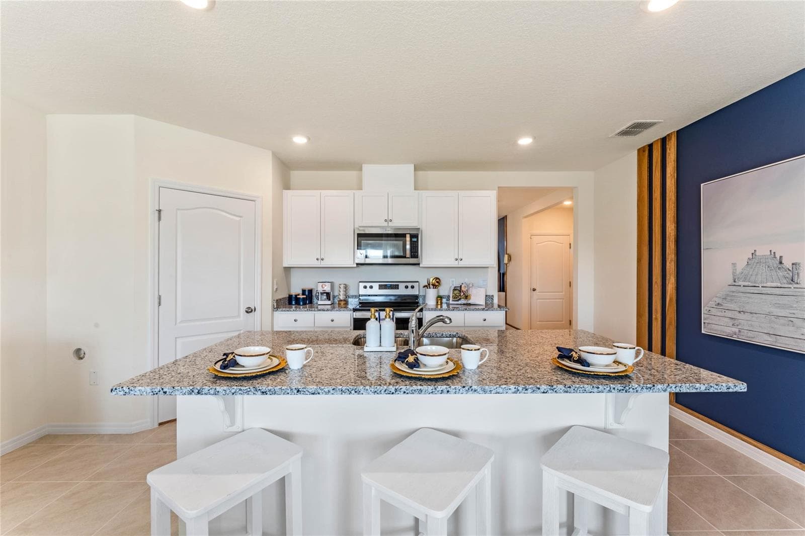 Single Family Residence at 3962 LIMEKLIN FALLS LOOP, DAVENPORT, photo 7 of 28