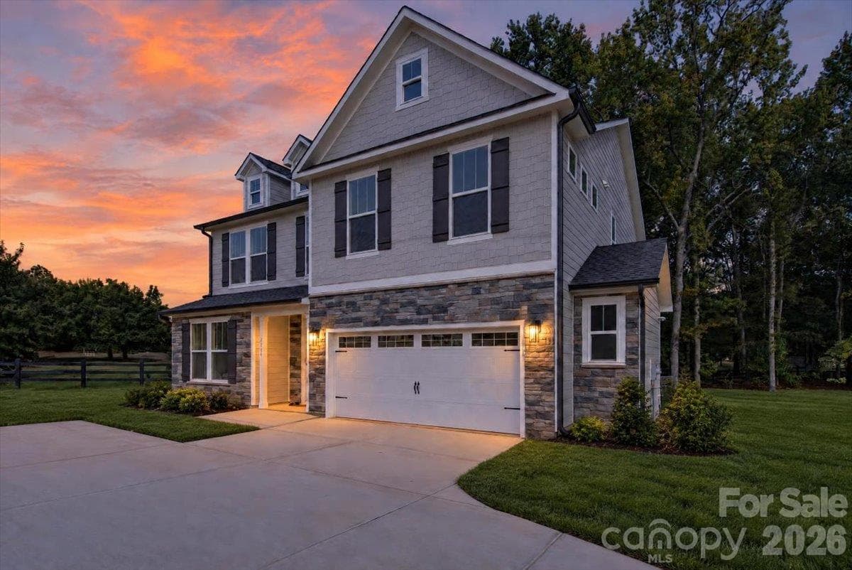 Single Family Residence at Matthews, photo 4 of 70