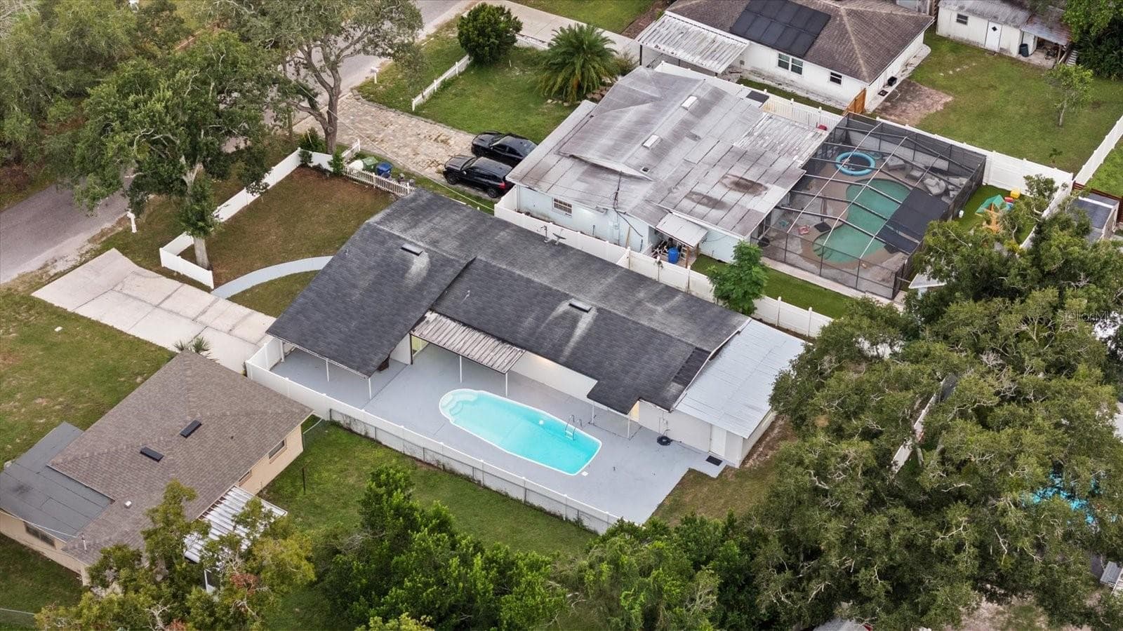 Single Family Residence at 9410 N VALLE DR, TAMPA, photo 12 of 53