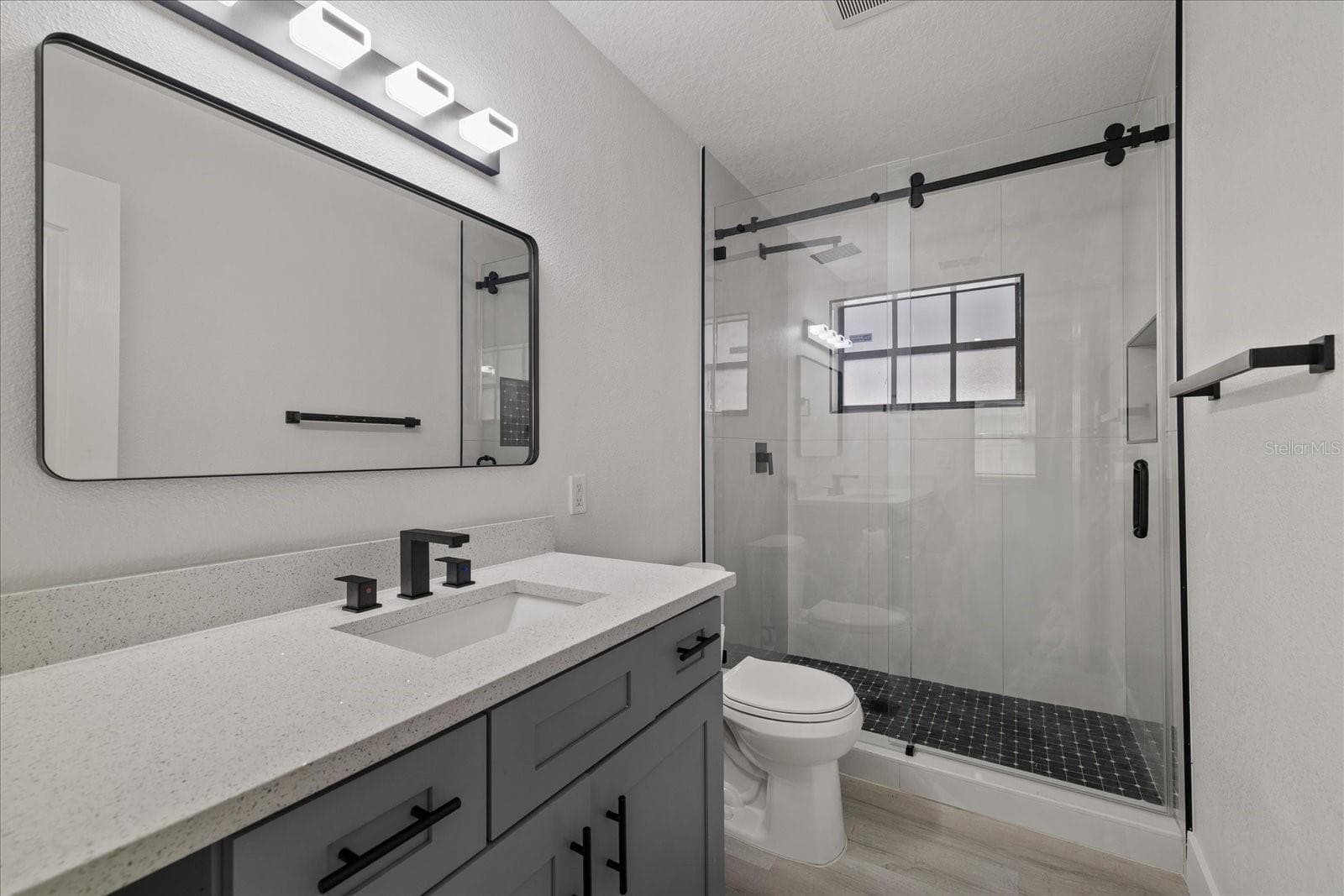 Single Family Residence at 9410 N VALLE DR, TAMPA, photo 17 of 53